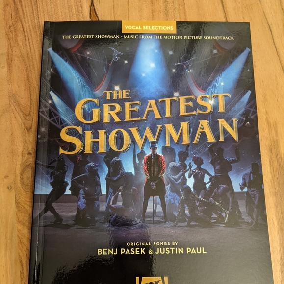 The Greatest Showman song book - Picture 1 of 3